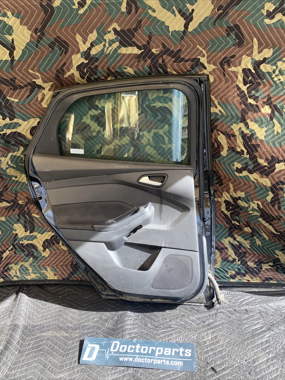 2013 - 2018 FORD FOCUS LEFT LH REAR DRIVER SIDE DOOR USED LOCAL PICK UP - Image 2