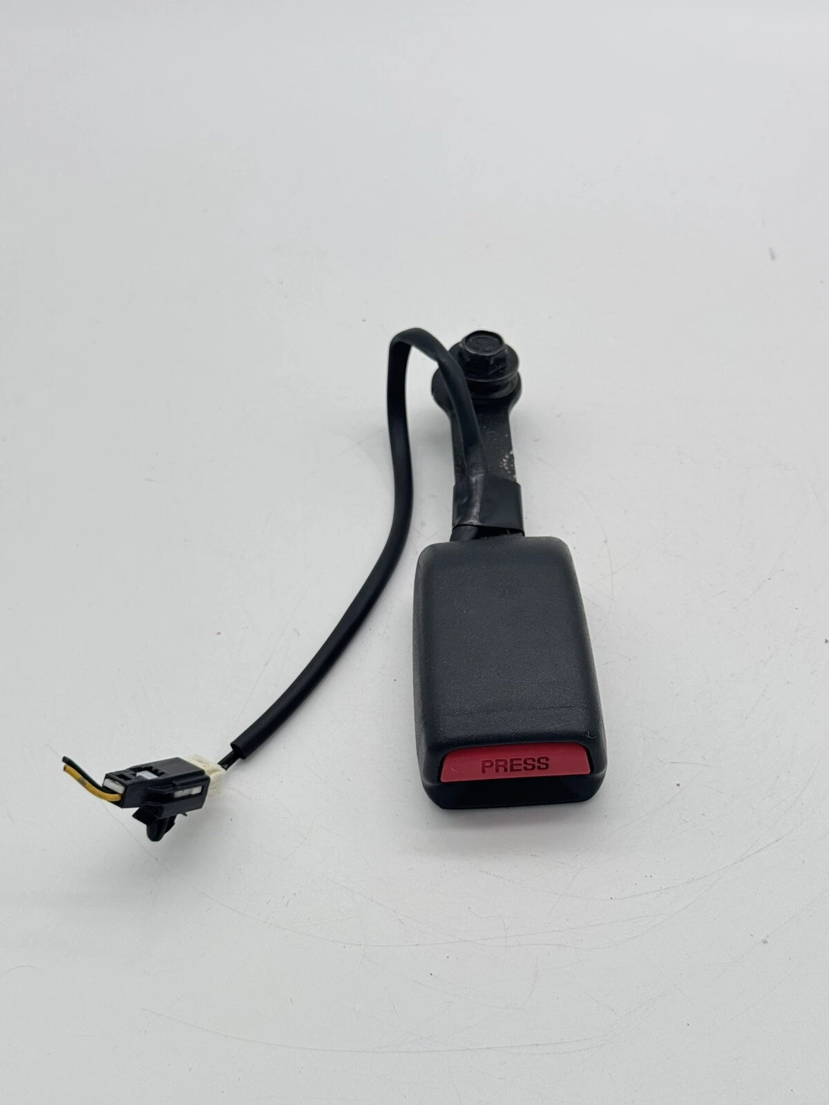 2014-2024 INFINITI QX80 FRONT RIGHT PASSENGER SIDE SEAT BELT BUCKLE OEM BLACK - Image 4
