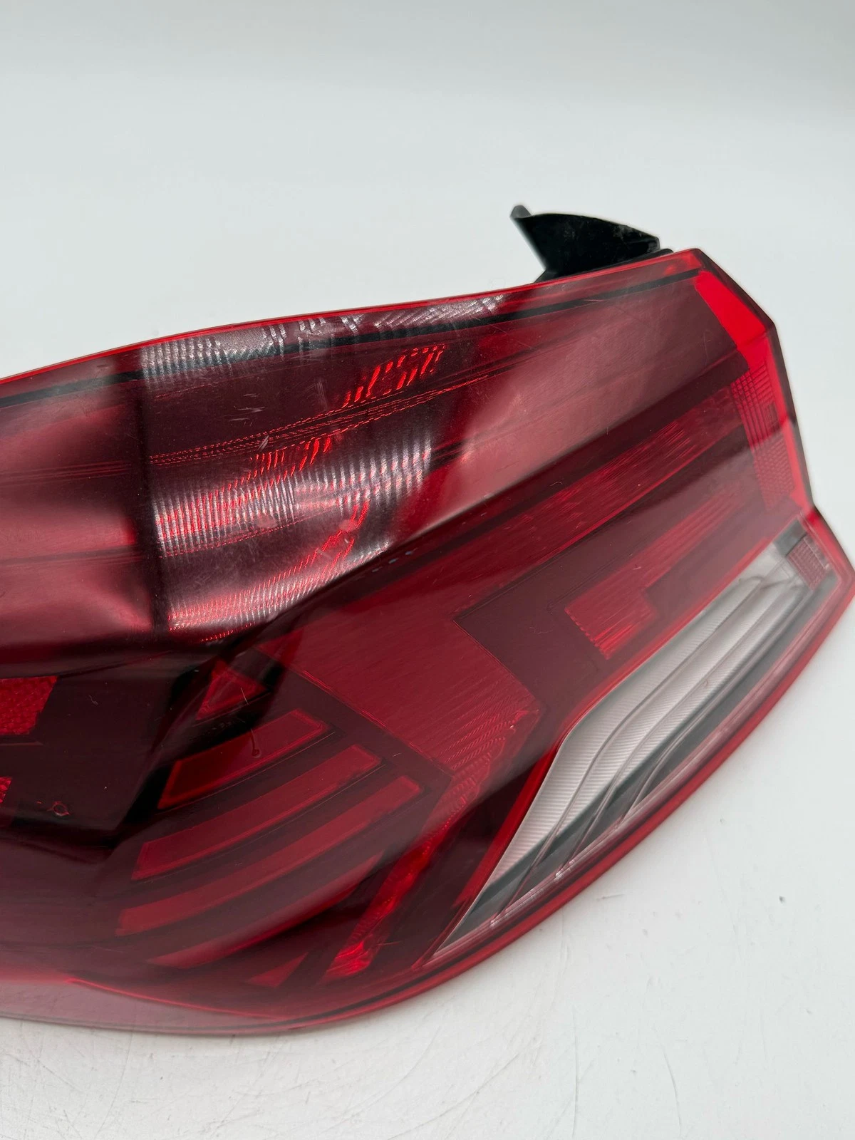 2019- 2020 HYUNDAI ELANTRA LH DRIVER REAR HALOGEN TAIL LIGHT OEM 92401-F3500 - Image 4