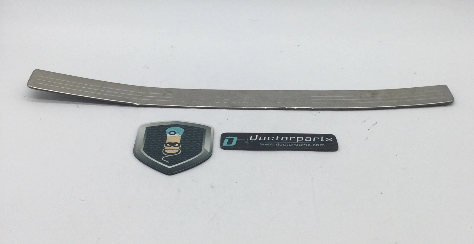 2014-2018 MERCEDES C300 FRONT LEFT DOOR SILL PLATE SCUFF A2046800130 OEM USED