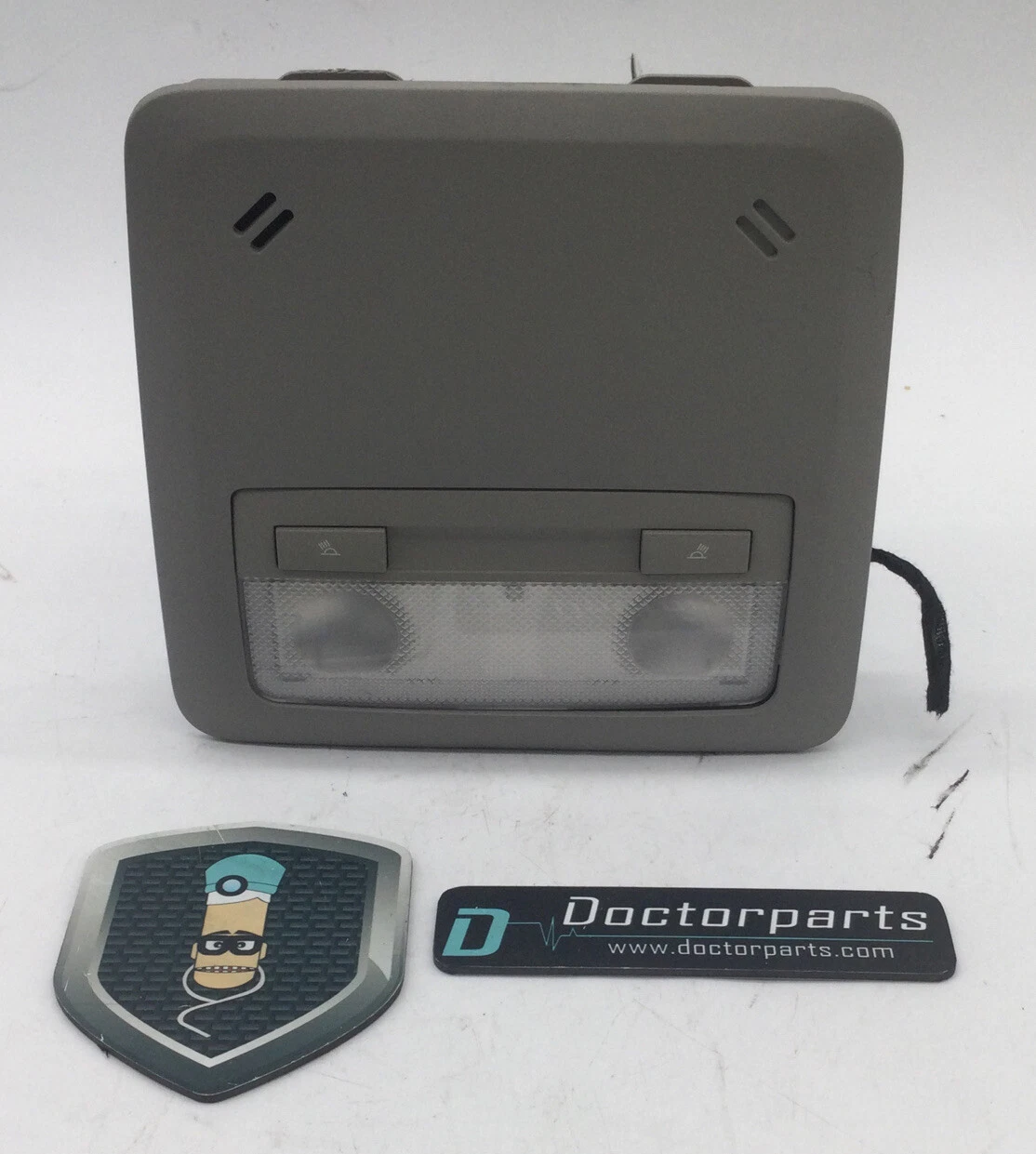 2013-2018 CHEVROLET SONIC OVERHEAD CONSOLE DOME LIGHT W/OUT SUNROOF 95292405 OEM - Image 2
