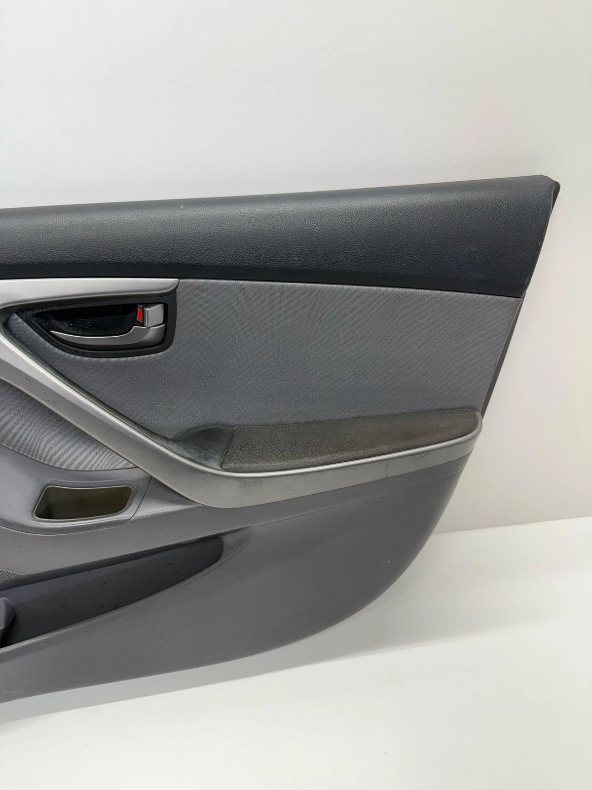 2013 HYUNDAI ELANTRA FRONT RH PASSENGER SIDE DOOR TRIM PANEL OEM 82380-3X000 - Image 9