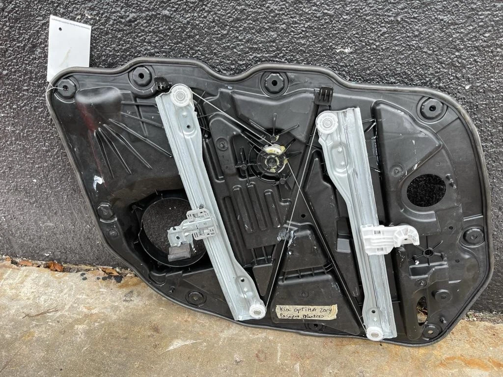 2014-2015 KIA OPTIMA RIGHT PASSENGER FRONT DOOR TRIM INSIDE PANEL WITH MECHANIC - Image 3