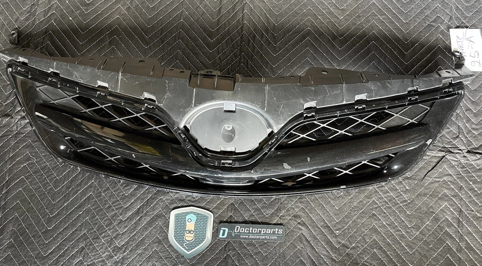 2011 2012 2013 TOYOTA COROLLA GRILLE FRONT UPPER GRILL BLACK 53114-02210 OEM