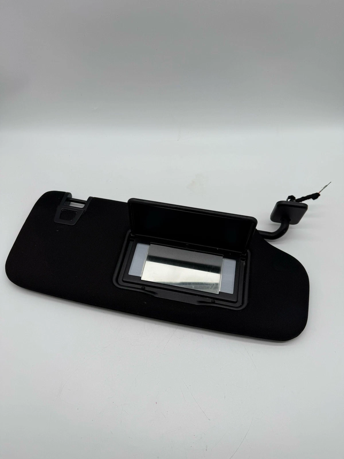 2020-2022 FORD EXPLORER FRONT RIGHT SIDE WINDSHIELD SUN VISOR OEM - Image 5