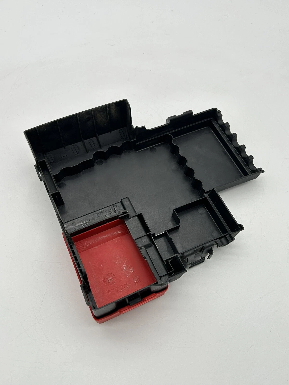 2020-2021 BUICK ENCORE GX 1.2L GAS BATTERY DISTRIBUTION FUSE BOX BLOCK COVER OEM - Image 8