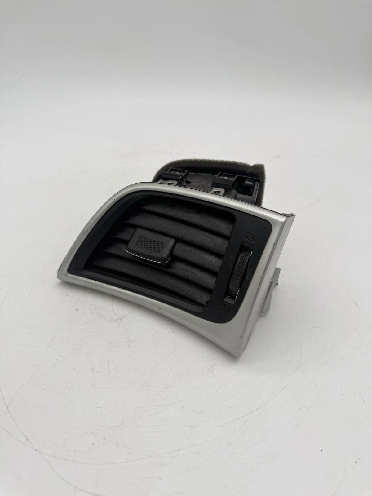 2016-2019 Nissan Sentra 1.8L PASSENGER RIGHT SIDE DASH AC AIR VENT - Image 2