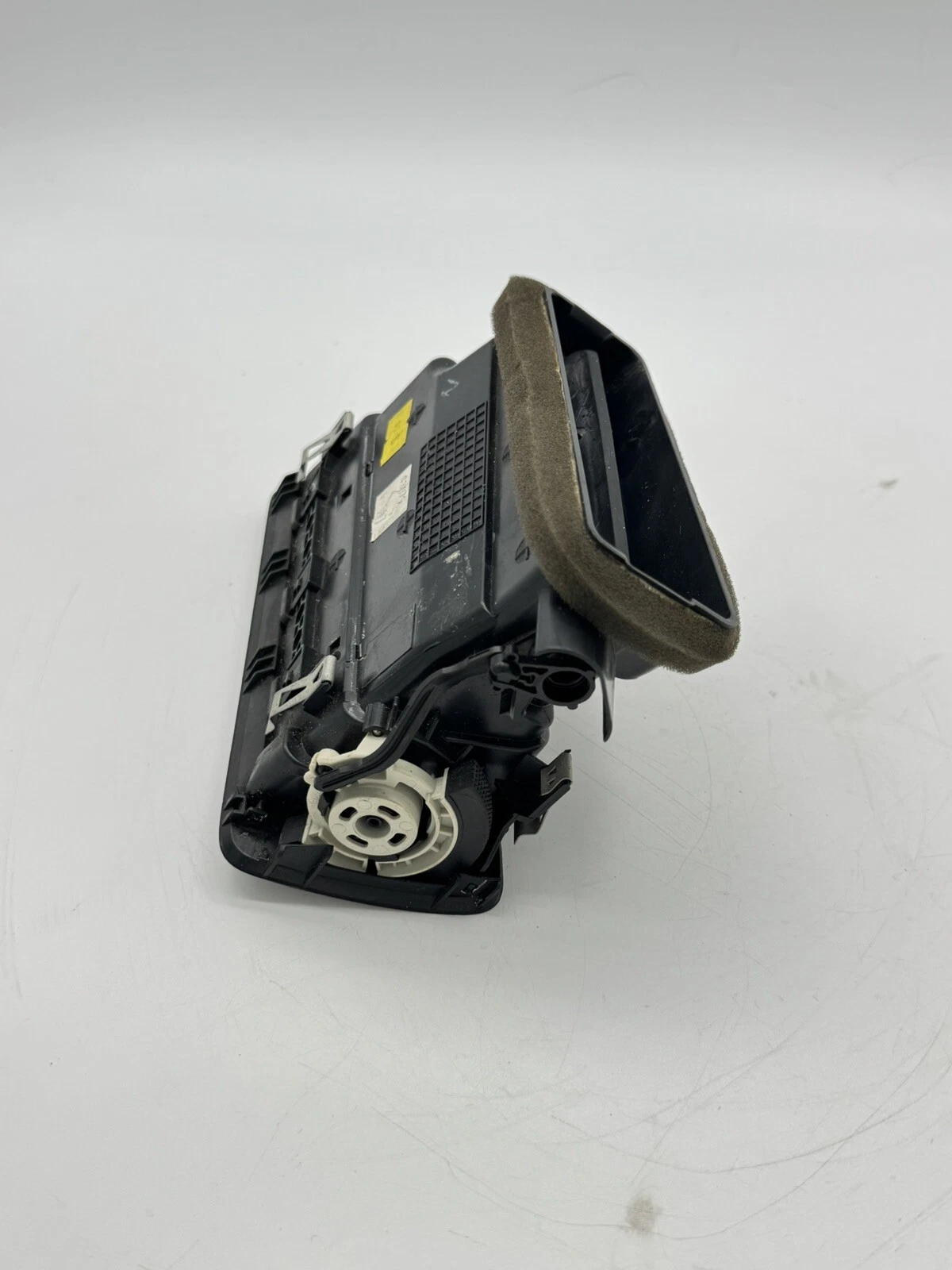 2012-2022 VOLKSWAGEN PASSAT DASH RIGHT AIR VENT VENTS AC HEATER 561819704 OEM - Image 12