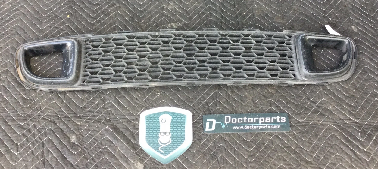 2011-2014 MINI COOPER FRONT BUMPER LOWER CENTER GRILLE USED OEM LOCAL PICKUP - Image 2