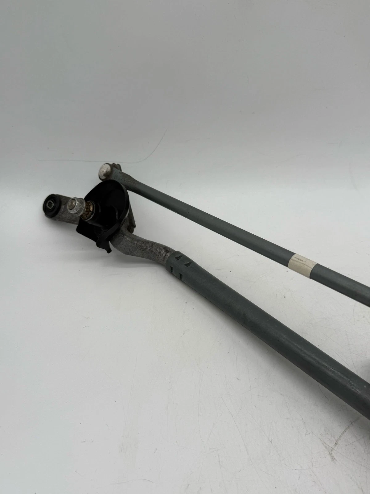 2010 - 2024 TOYOTA 4RUNNER WINDSHIELD WIPER TRANSMISSION LINKAGE MOTOR OEM - Image 2