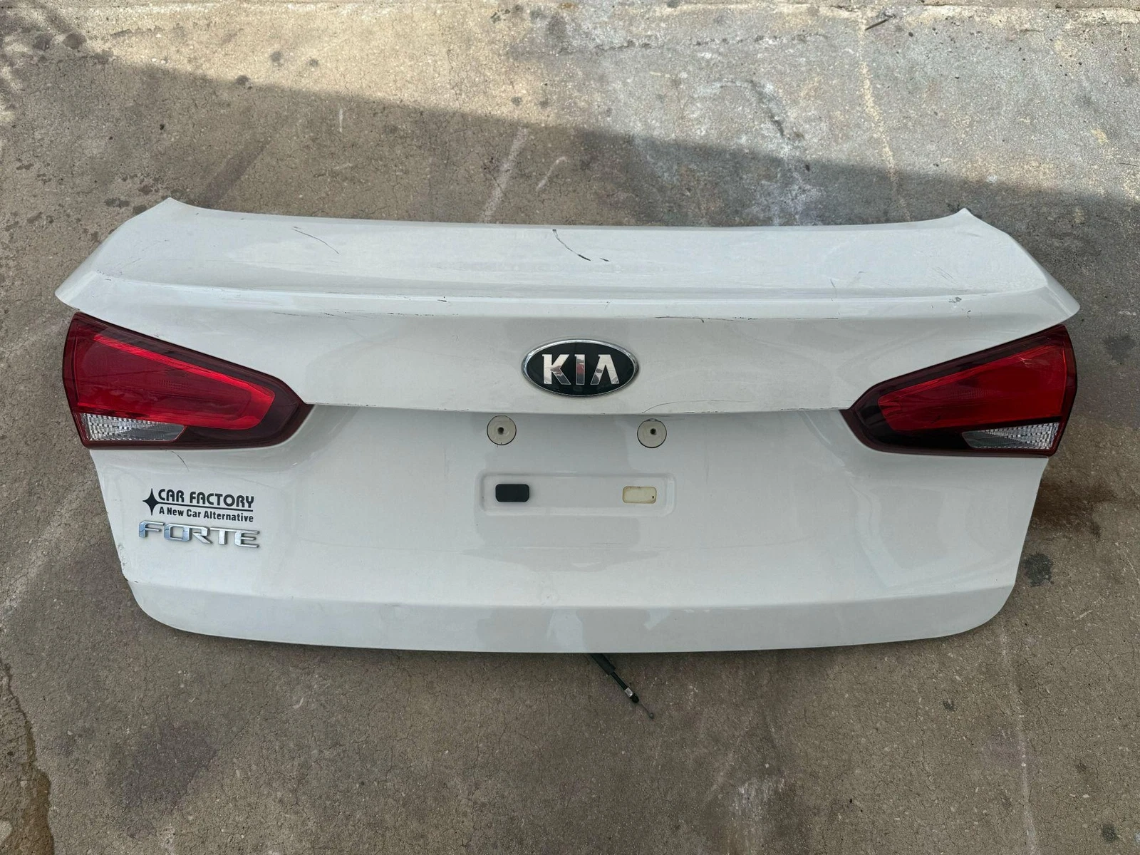 2017-2018 KIA FORTE TAILGATE/ TRUNK/ HATCH OEM HALOGEN WHITE - Image 6