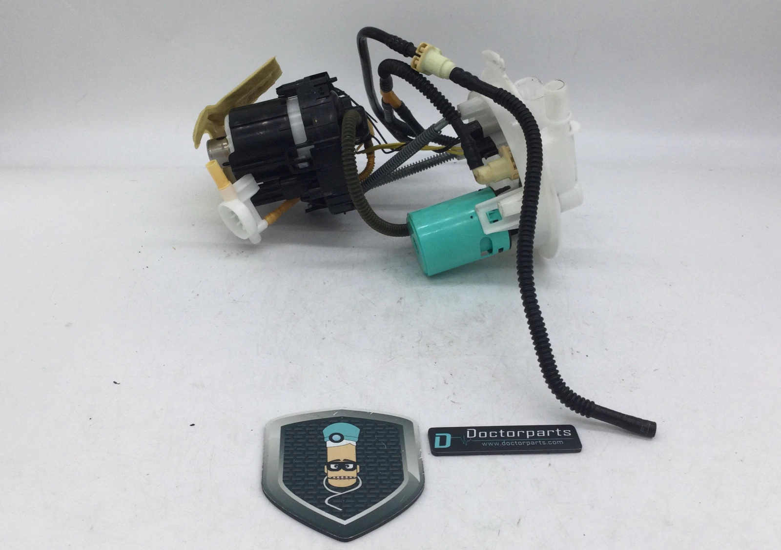2016-2018 CHEVROLET MALIBU FUEL GAS PUMP LEVEL SENDER ASSEMBLY USED OEM - Image 3