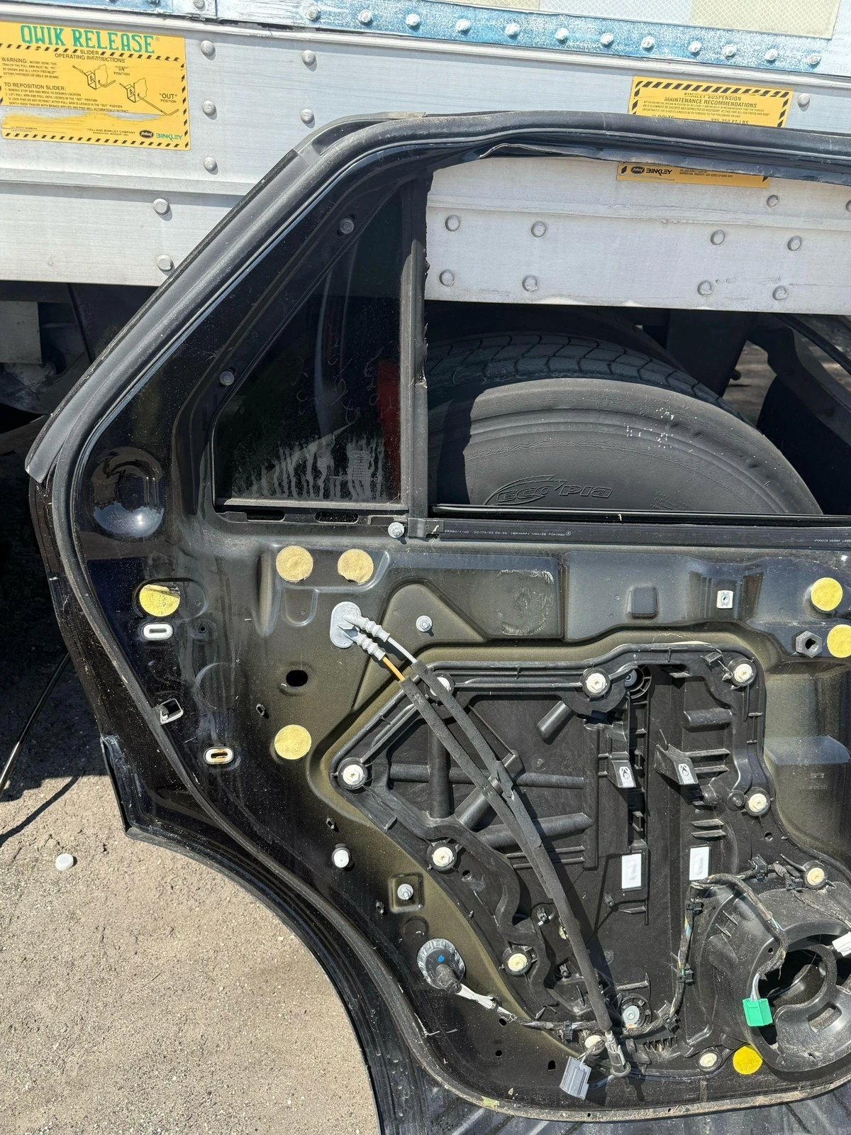 2020 - 2025 FORD EXPLORER REAR LEFT DRIVER SIDE DOOR BLACK COMPLETE - Image 5
