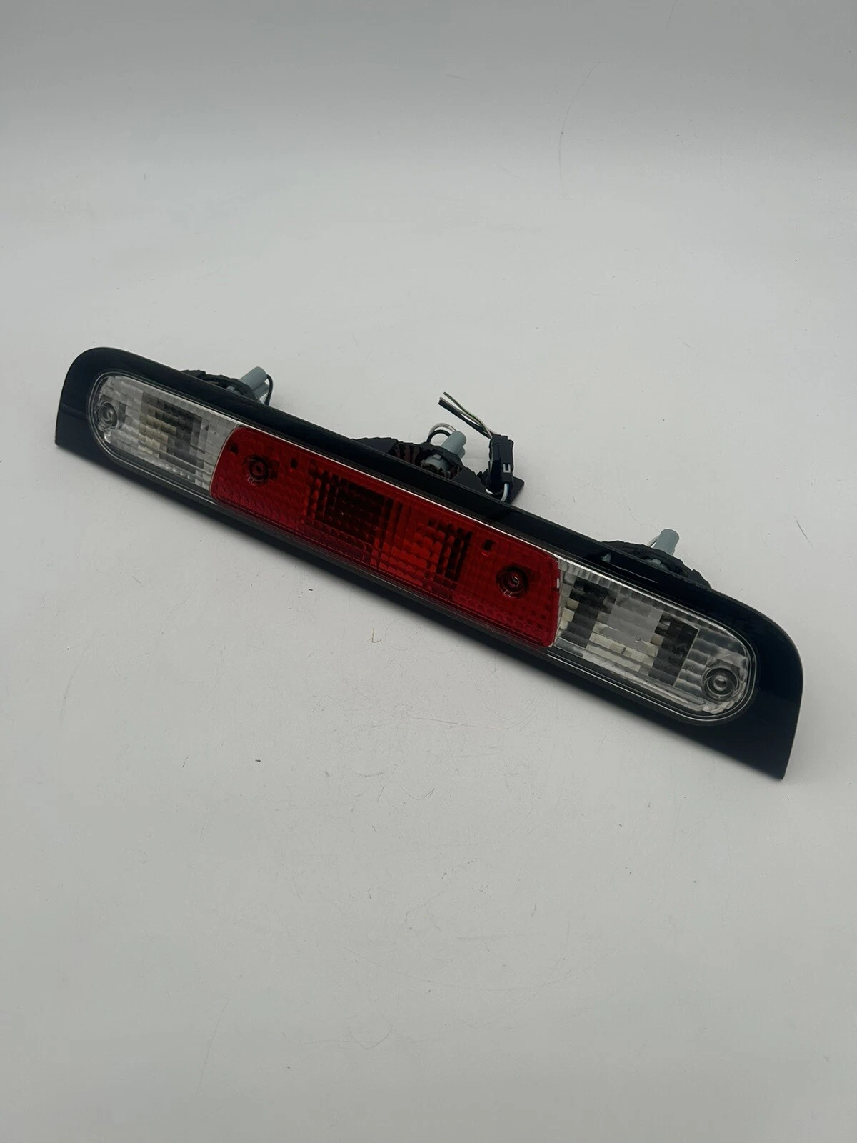 2019-2023 DODGE RAM 1500 REAR CENTER TAIL LIGHT OEM PART NUMBER P68298380AE - Image 4