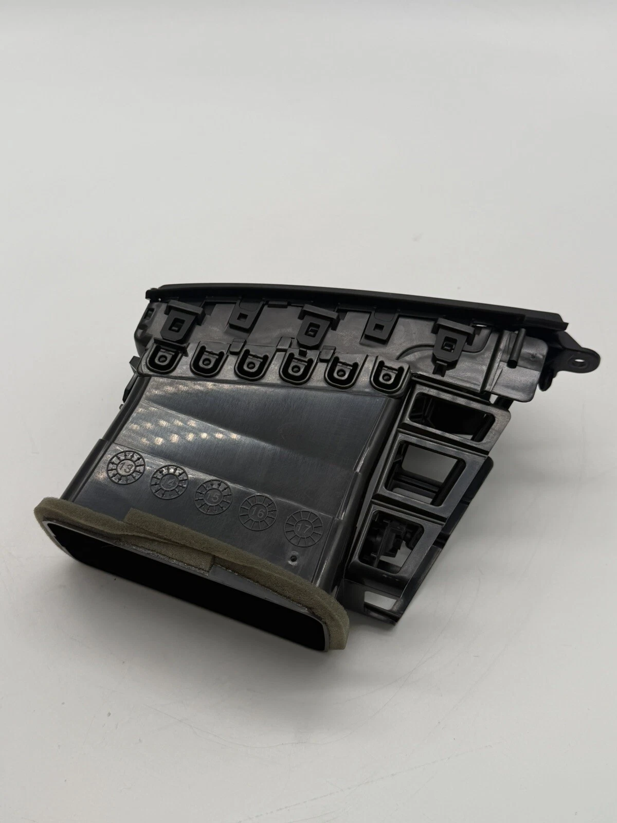 2015 - 2018 CHEVROLET SILVERADO 1500 RIGHT DASH AIR VENT 20943683 OEM - Image 5