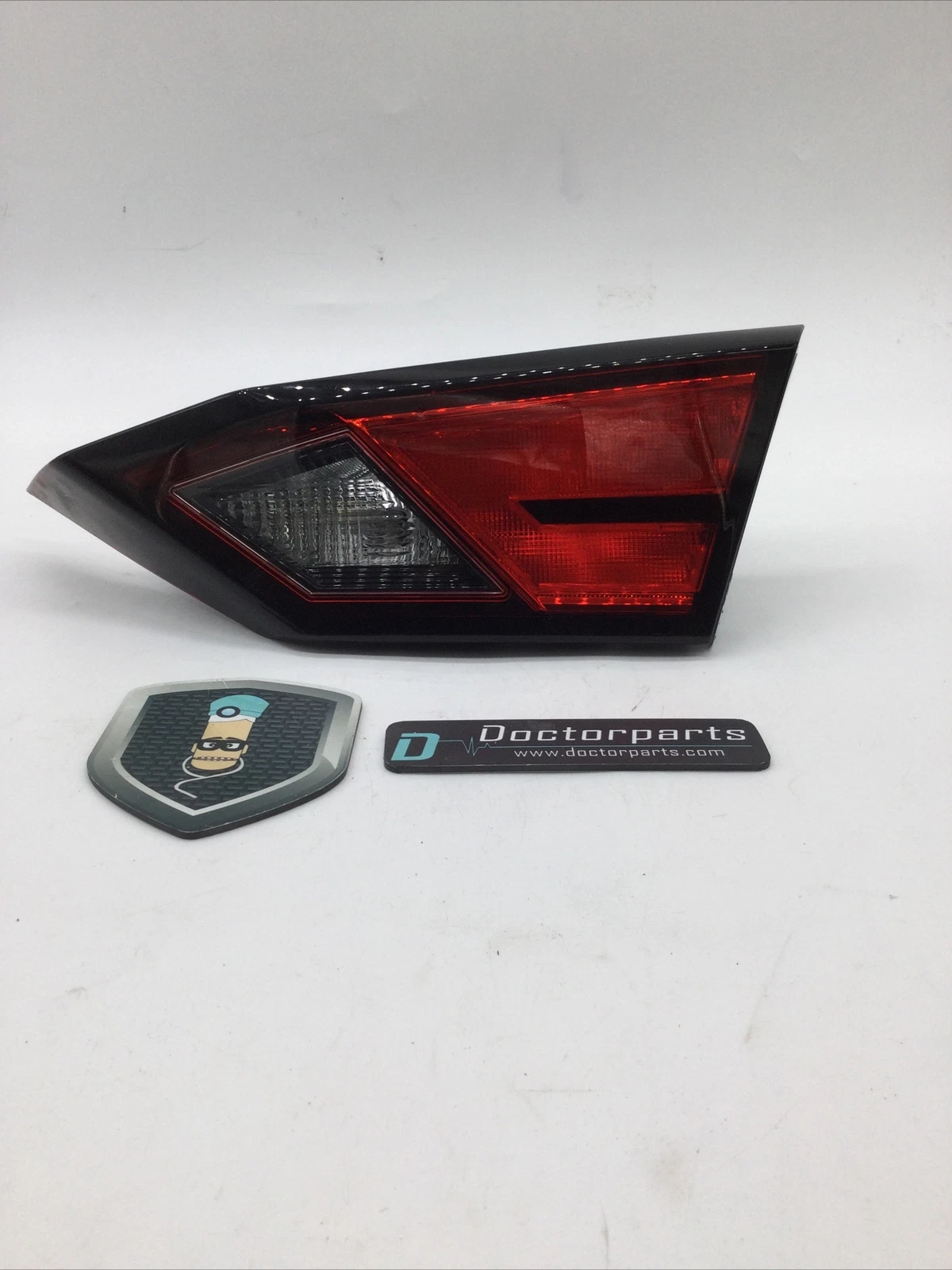 2019-2020 NISSAN ALTIMA RIGHT SIDE INNER TAIL LIGHT OEM 949666