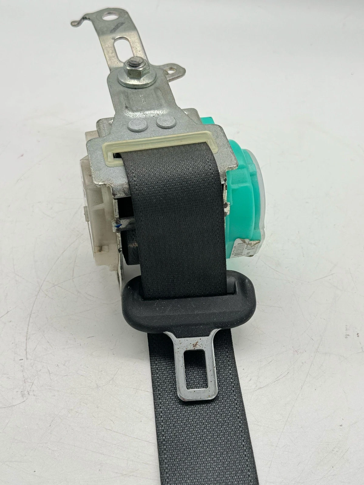 2014-2019 TOYOTA COROLLA SEDAN REAR 2ND ROW RIGHT SIDE SEAT BELT SEATBELT OEM - Image 10