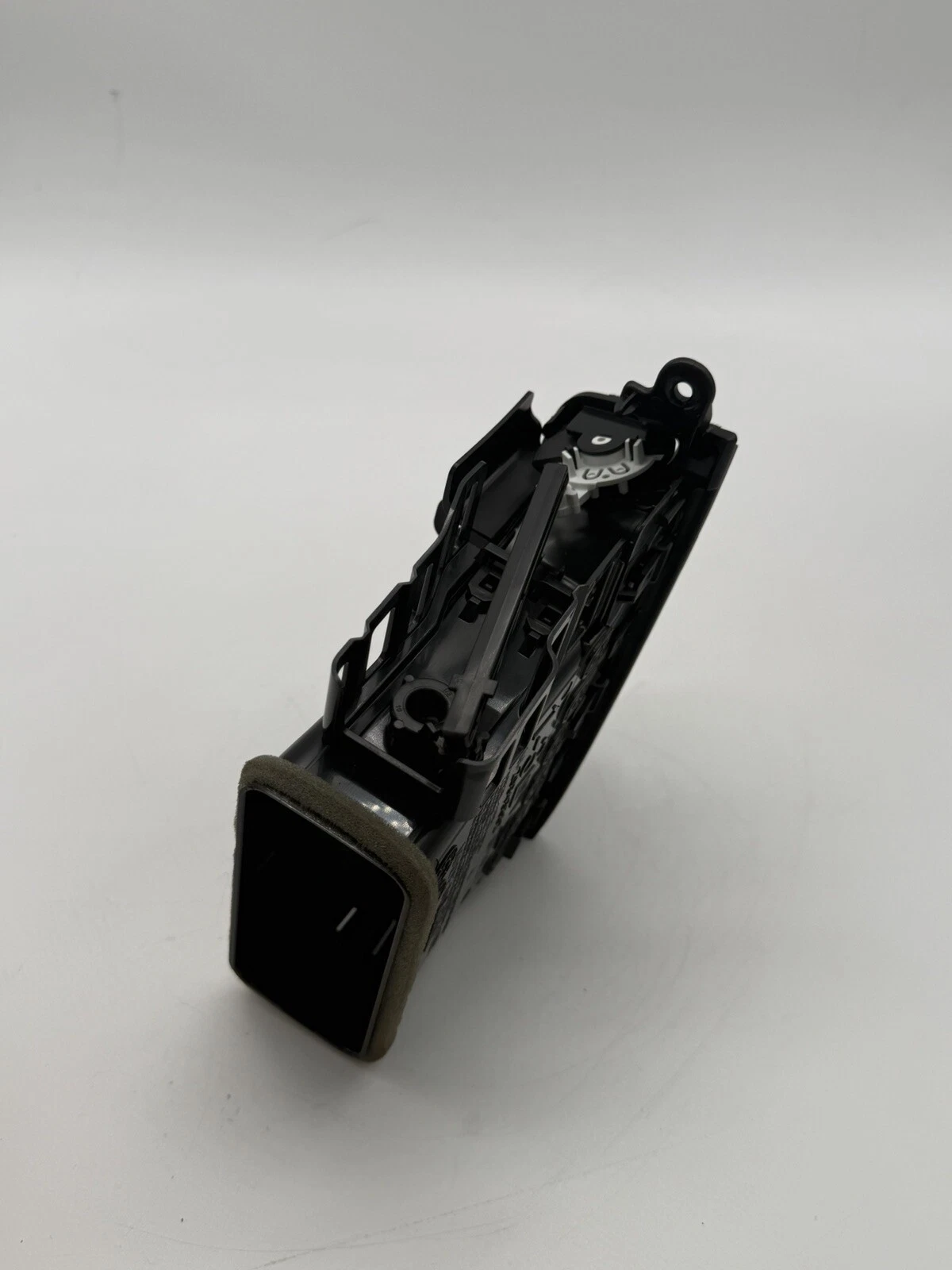 2014-2018 CHEVROLET SILVERADO GMC SIERRA RIGHT DASH AIR VENT 20943682 OEM - Image 12