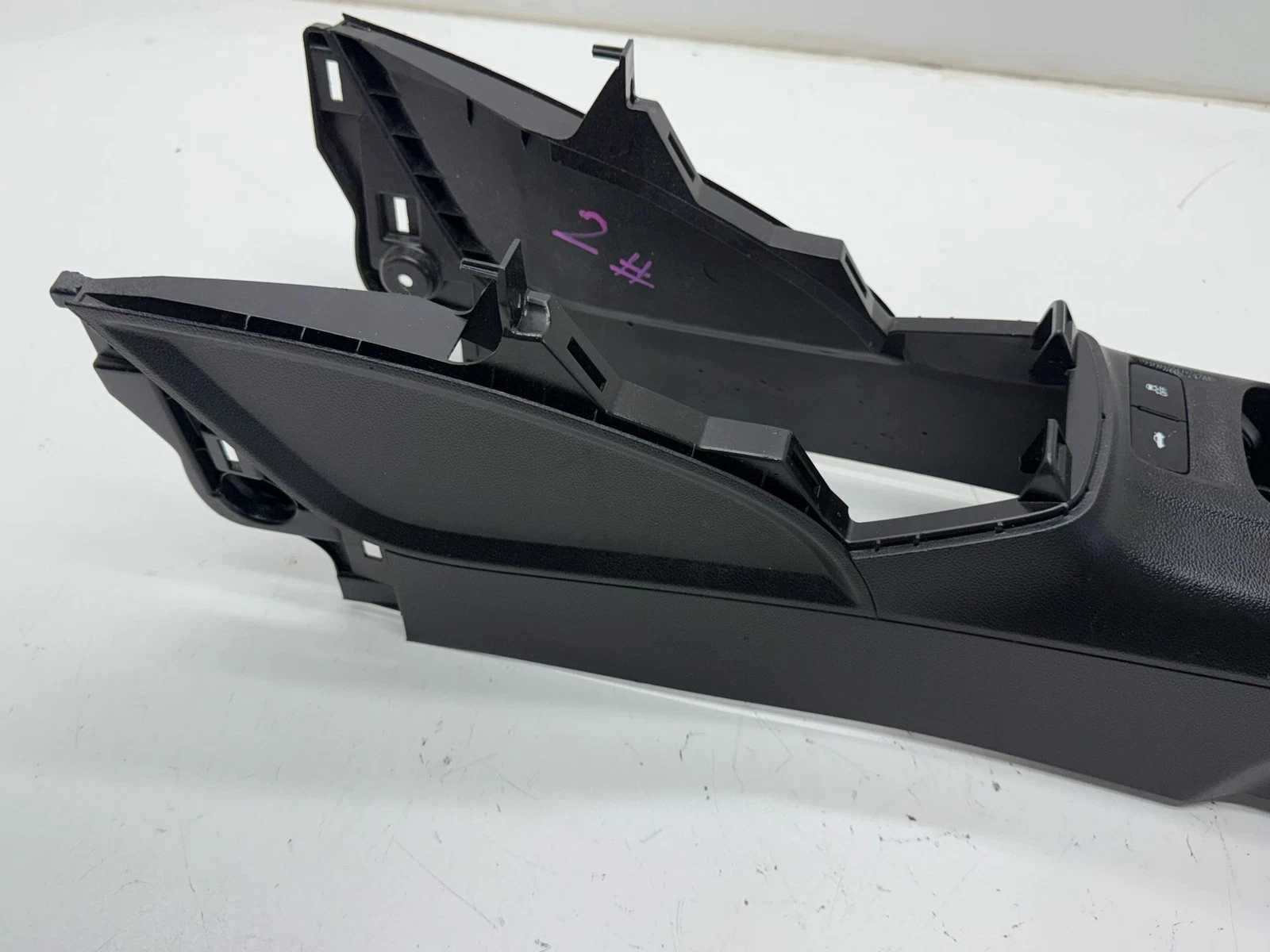 2017-2020 CHEVROLET SONIC CENTER CONSOLE BASE 42532293 SEDAN OEM - Image 7
