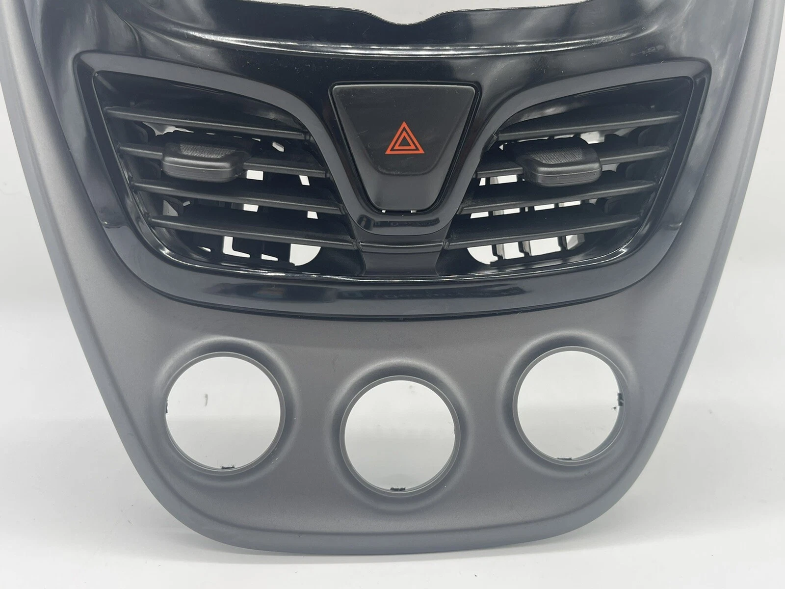 2016-2019, CHEVY SPARK RADIO BEZEL WITH VENTS AND HAZARD SWITCH OEM🔷 - Image 2