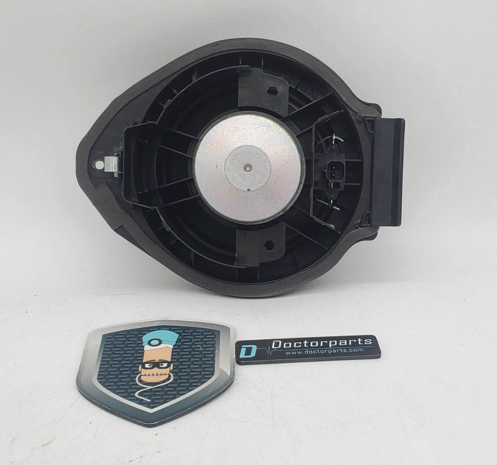 2018-2020 GMC TERRAIN SLT RIGHT PASSENGER REAR DOOR SPEAKER USED OEM B1 - Image 2