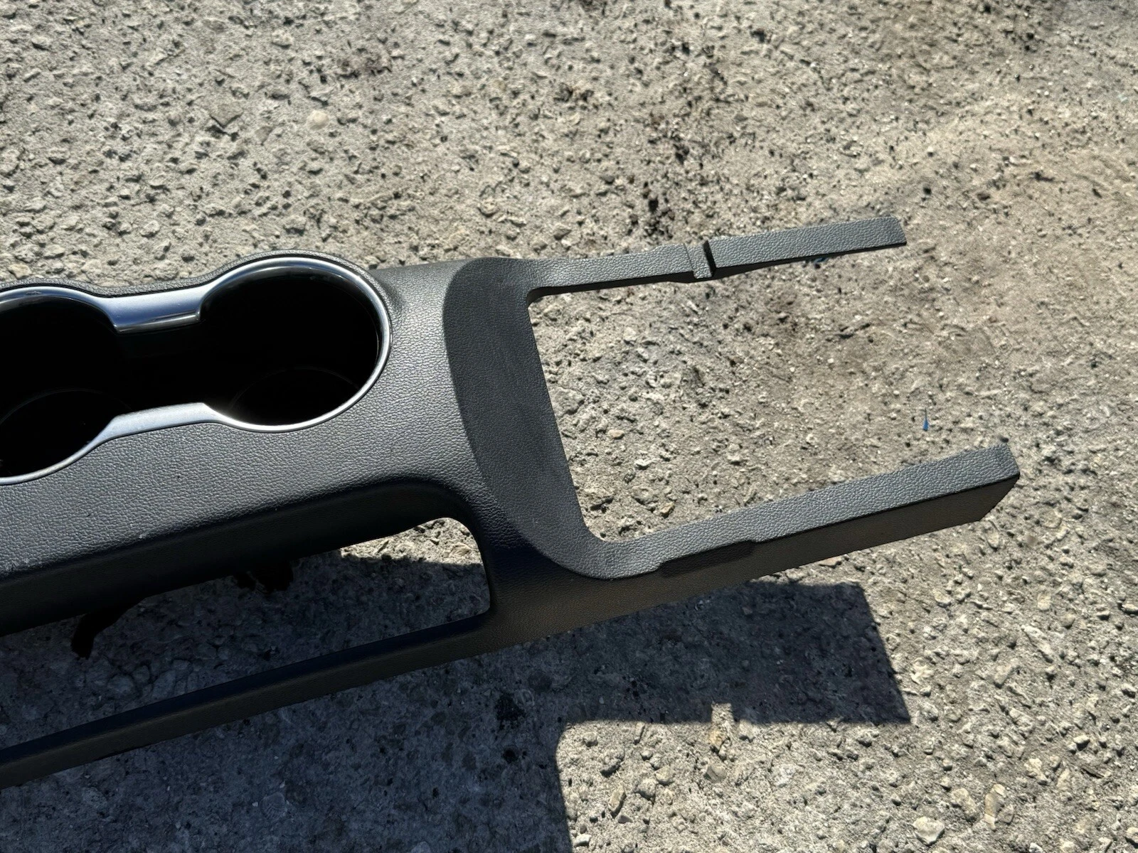 FORD MUSTANG CONSOLE TOP FINISH PANEL COVER TRIM BEZEL OEM 2015 - 2017 - Image 5