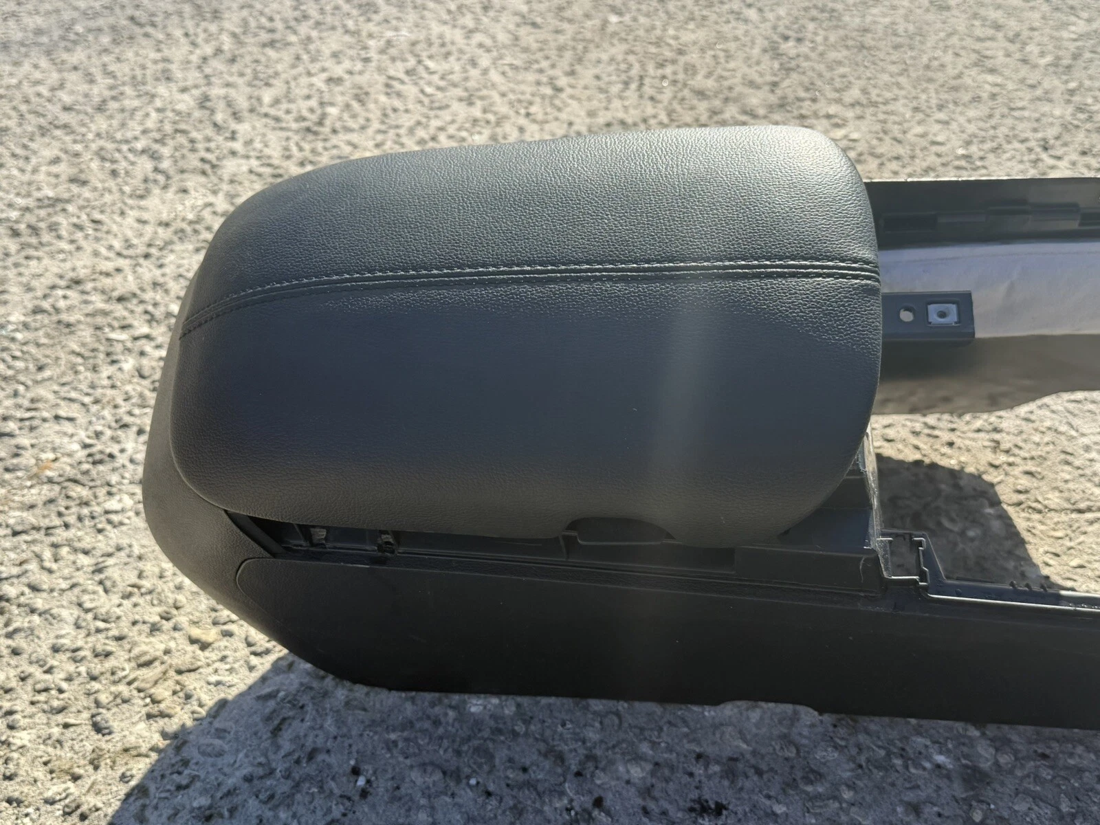 2015-2020 Ford Mustang Coupe Front Center Console OEM GR3B 63045A06 BH3ZHE - Image 8