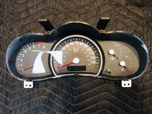 2011 2012 11 12 KIA SEDONA SPEEDOMETER HEAD CLUSTER GAUGES TACH TEMP FUEL