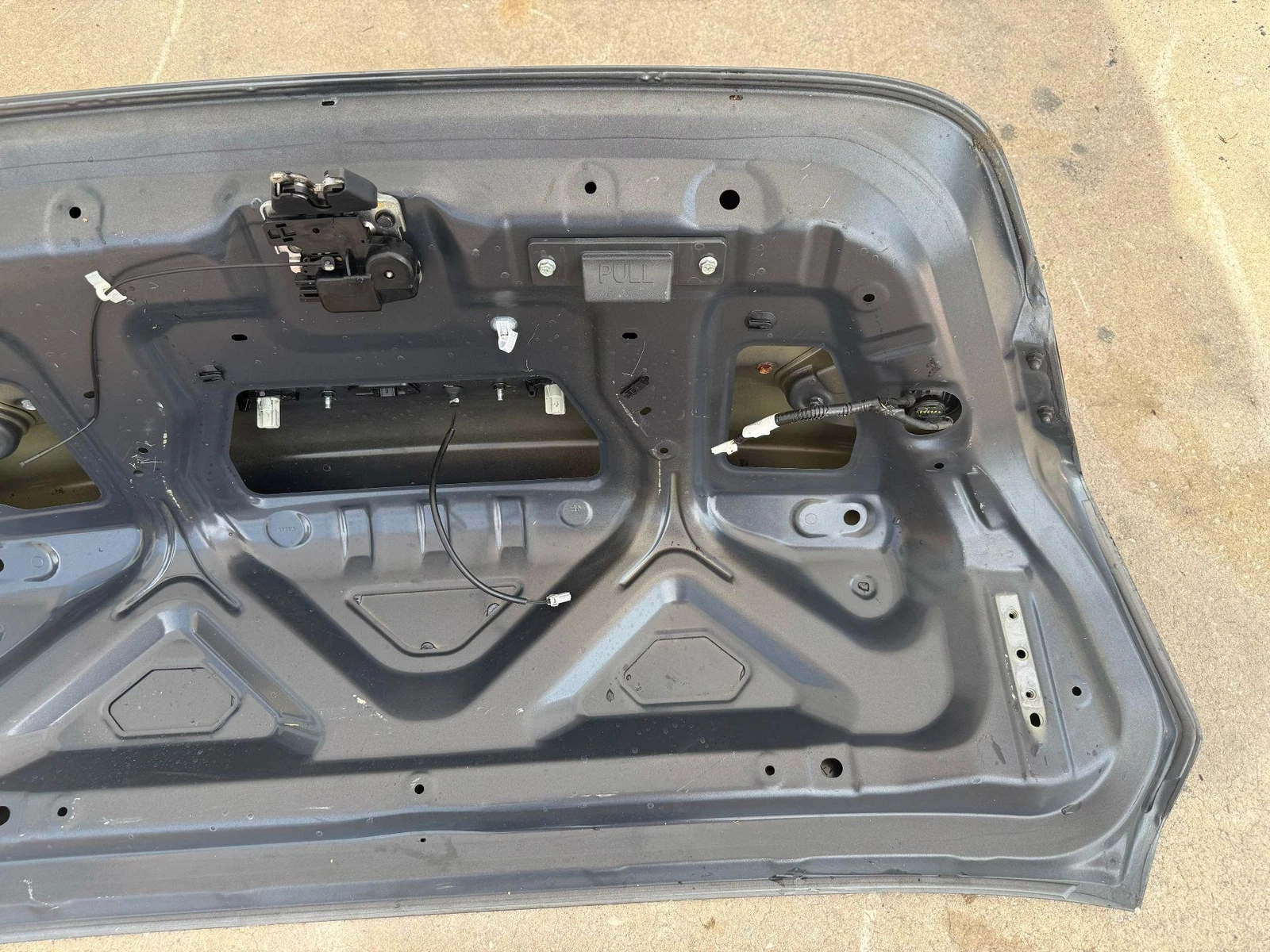 2016-2018 NISSAN MAXIMA REAR TRUNK DECK LID TAILGATE OEM - Image 3