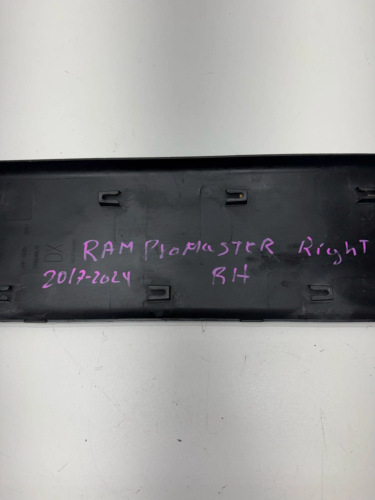 2019-2024 RAM PROMASTER 2500 3500 REAR RIGHT SIDE LOWER MOLDING OEM 1306612070 - Image 7