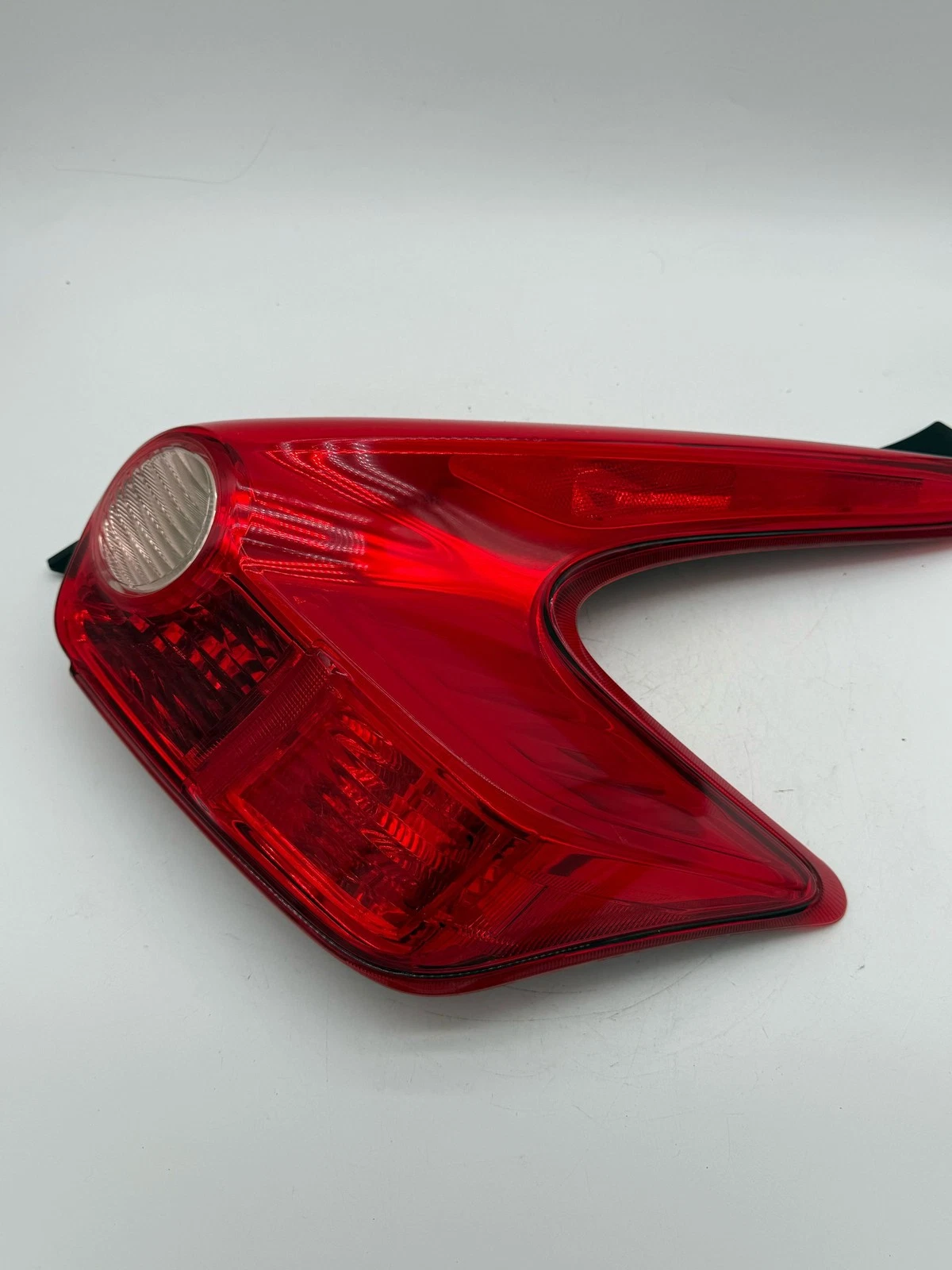 2011-2014 NISSAN JUKE REAR RIGHT PASSENGER TAIL LIGHT BRAKE LAMP TAILIGHT OEM - Image 9