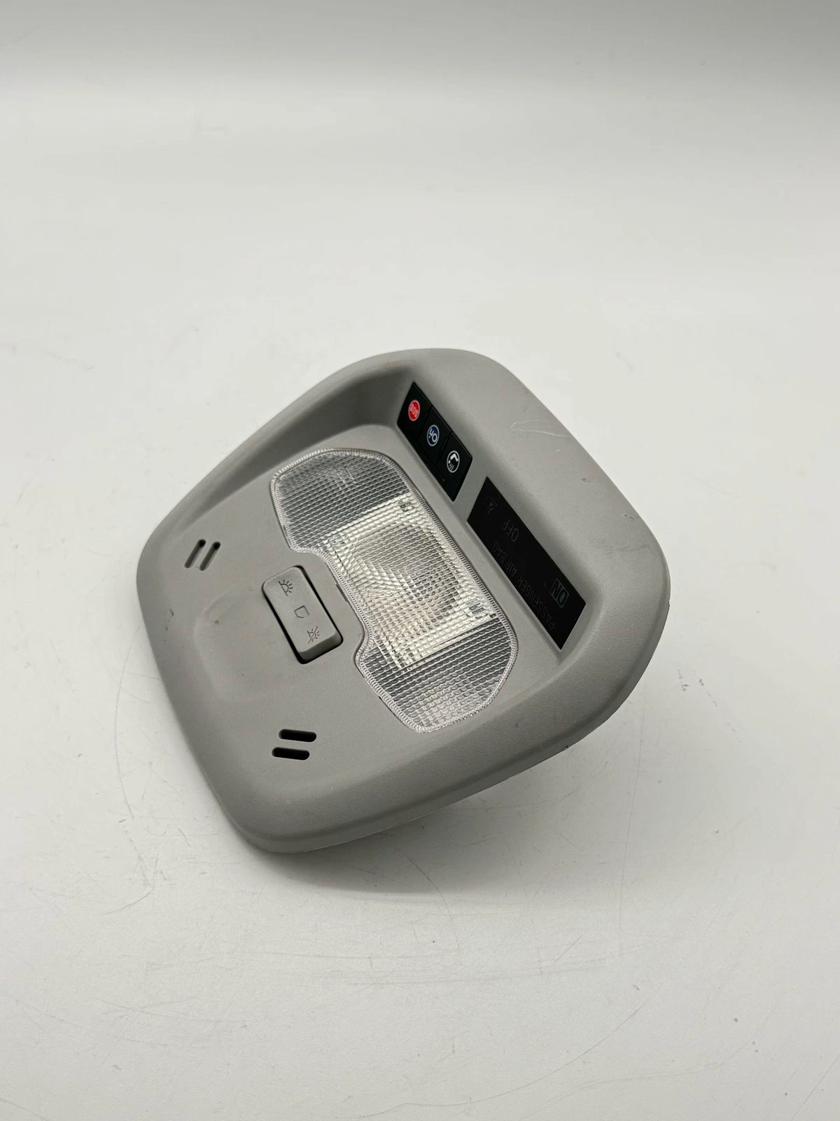 2024 CHEVROLET TRAX ROOF OVERHEAD CONSOLE DOME LIGHT LAMP SWITCH OEM 13422817 - Image 4