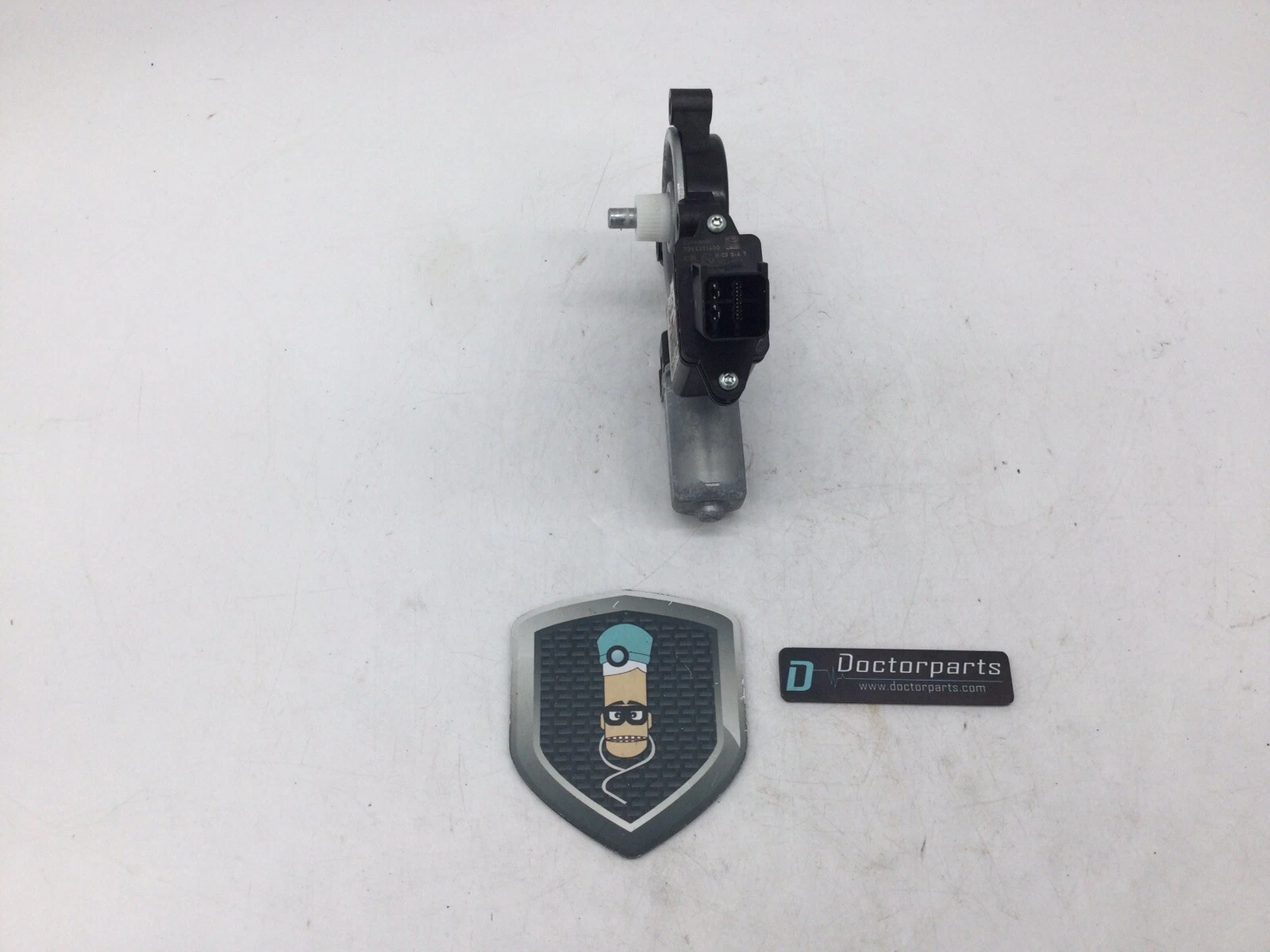 2018 - 2019 CHEVROLET EQUINOX FRONT DRIVER LEFT DOOR WINDOW REGULATOR OEM USED - Image 3