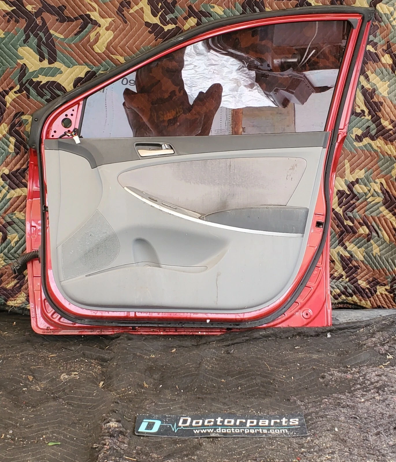 2012-2017 HYUNDAI ACCENT FRONT PASSENGER RIGHT DOOR USED OEM LOCAL PICKUP - Image 2