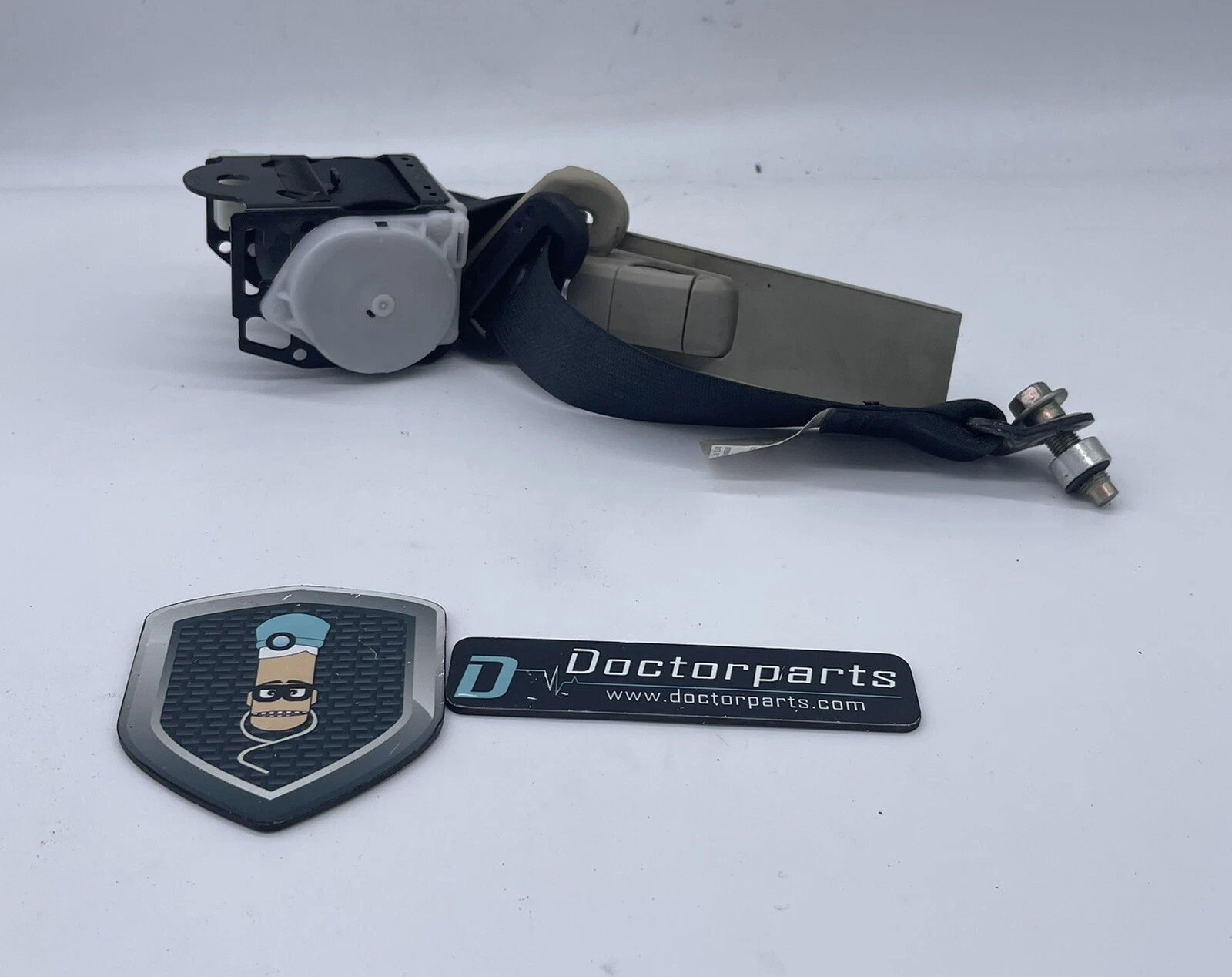 NISSAN MURANO CROSSCABRIOLET LEFT SEAT BELT RETRACTOR OEM 2011 - 2014 - Image 5