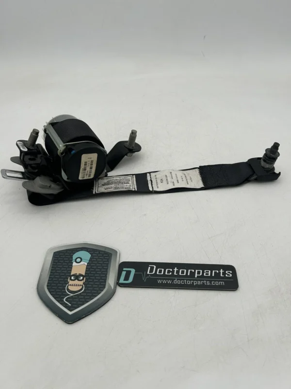 OEM Right Rear 2nd Row Seat Belt Retractor for 2012 Kia Sorento EX 3.5L OEM