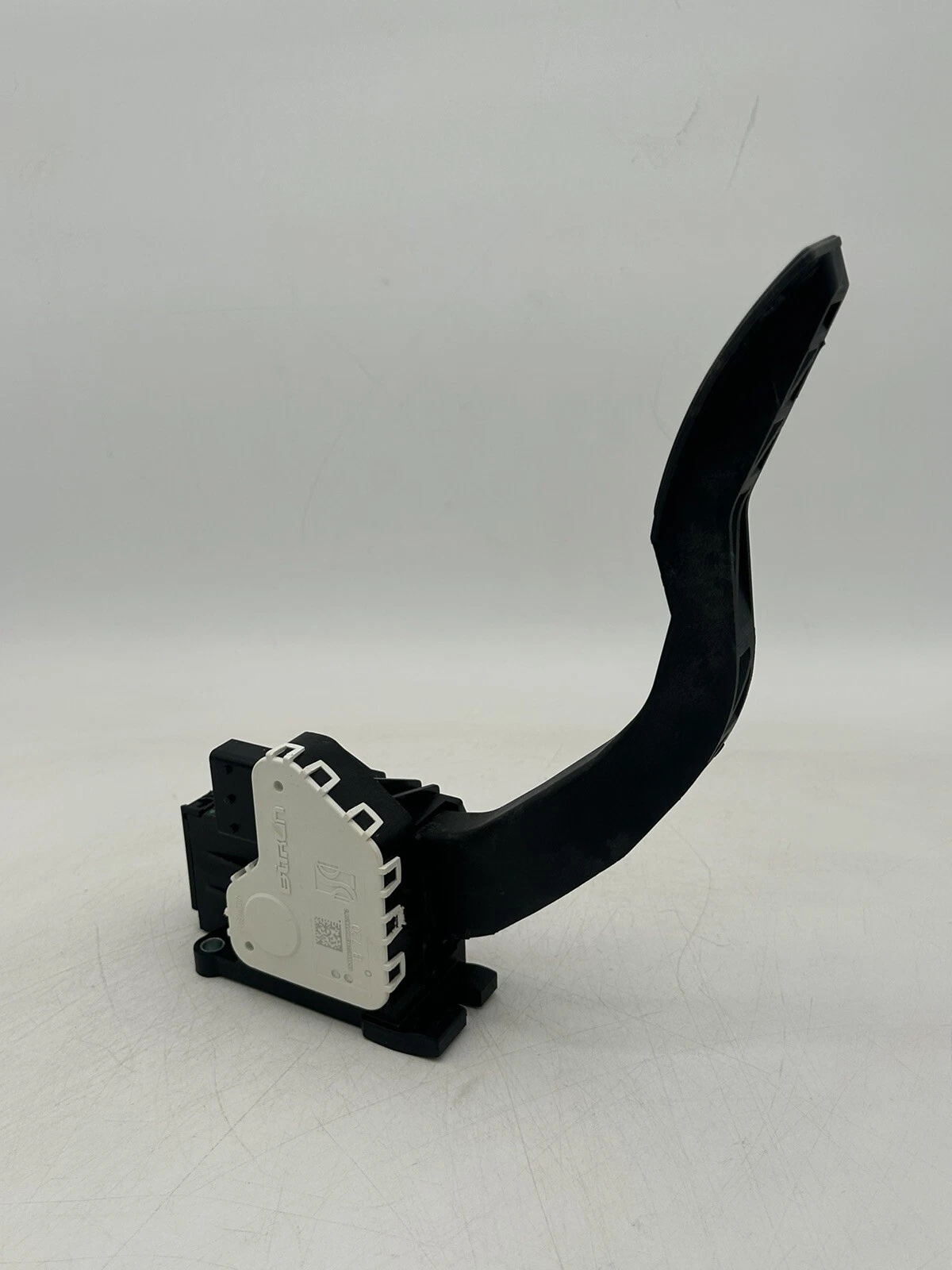 2014-2021 DODGE PROMASTER 2500 3.6L V6 FLOOR ACCELERATOR THROTTLE GAS PEDAL OEM - Image 2
