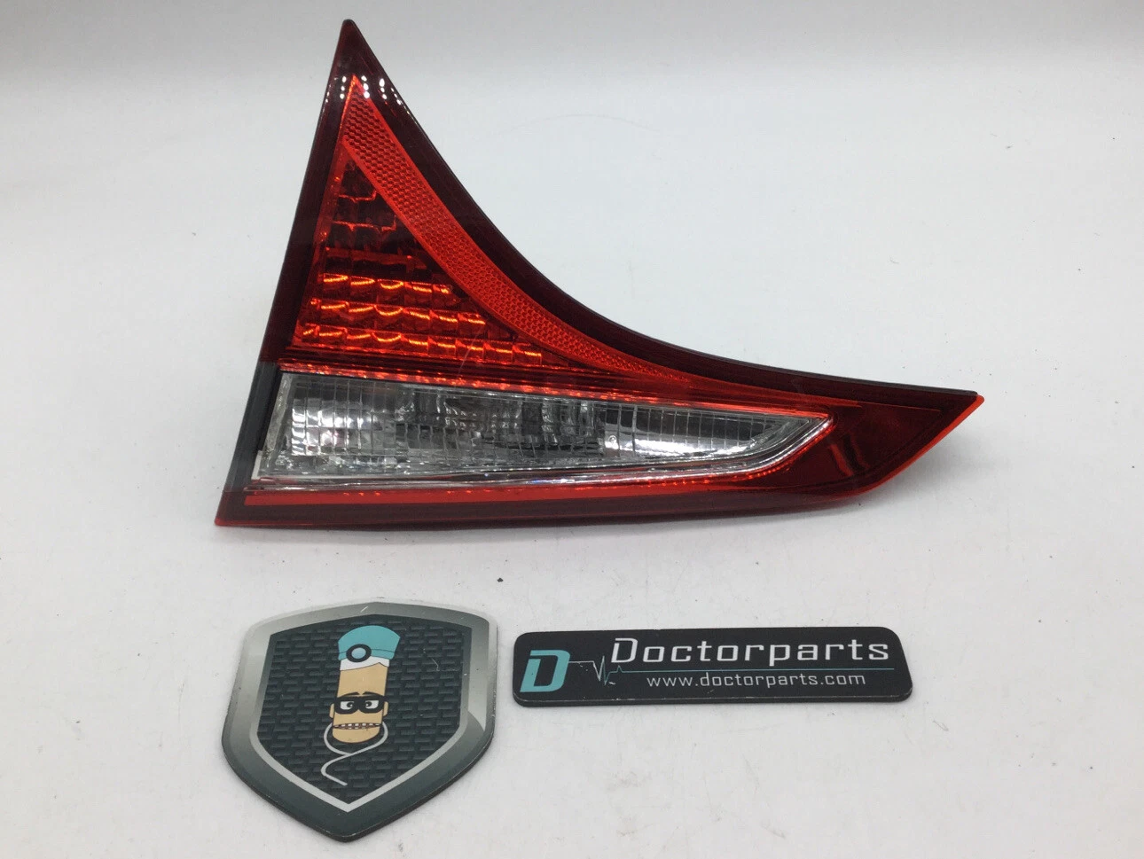 2016-2018 TOYOTA COROLLA PASSENGER INNER TRUNK TAILLIGHT RIGHT RH USED OEM