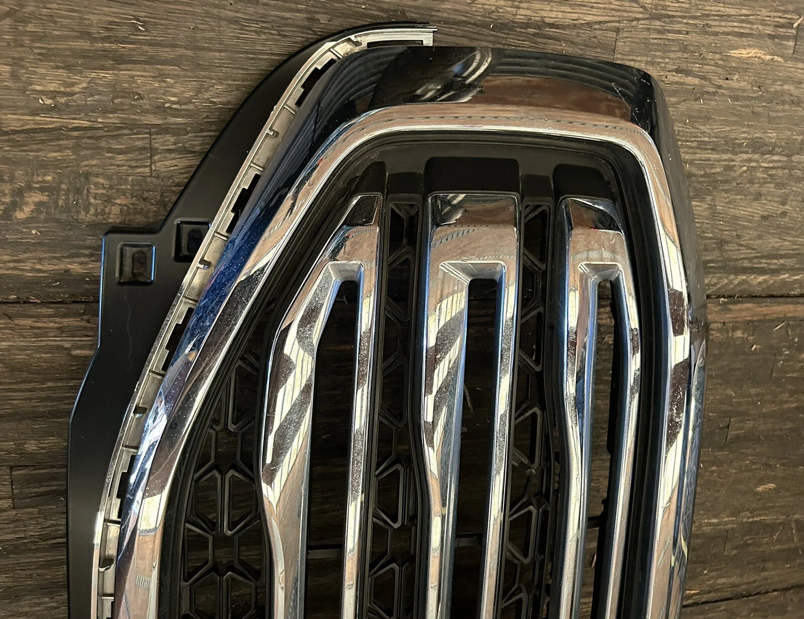 2017 2018 2019 GMC ACADIA SLT GRILLE NO CAMERA 84003226 OEM GRILLl GENUINE GMC - Image 8