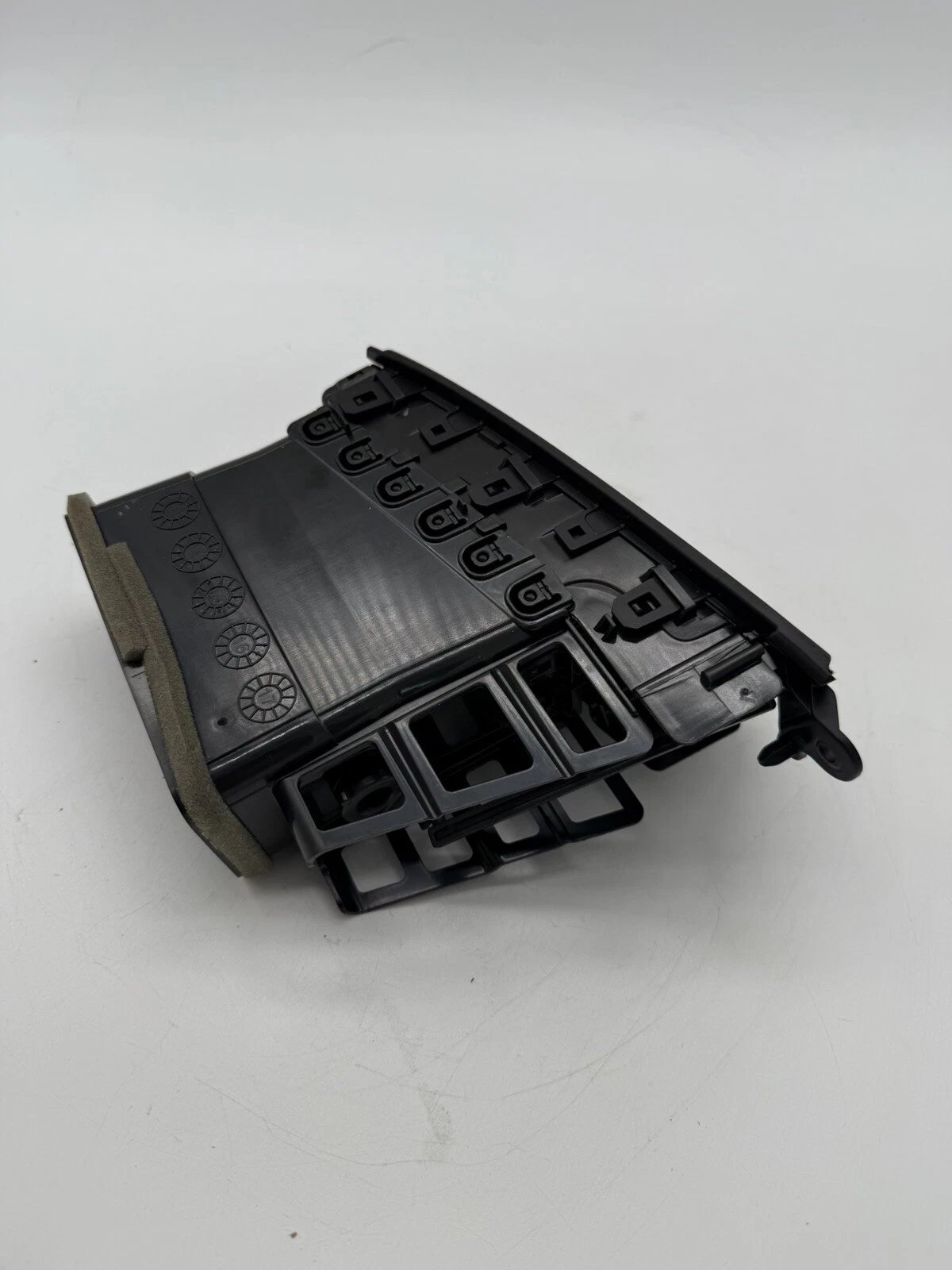 2015 - 2018 CHEVROLET SILVERADO 1500 RIGHT DASH AIR VENT 20943683 OEM - Image 5