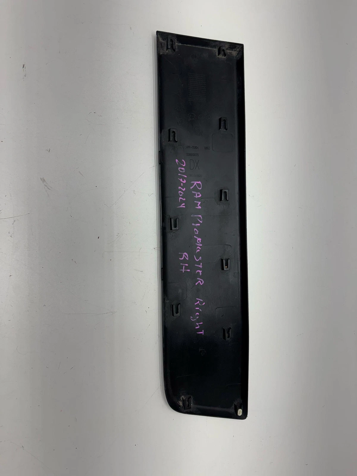 2019-2024 RAM PROMASTER 2500 3500 REAR RIGHT SIDE LOWER MOLDING OEM 1306612070 - Image 3