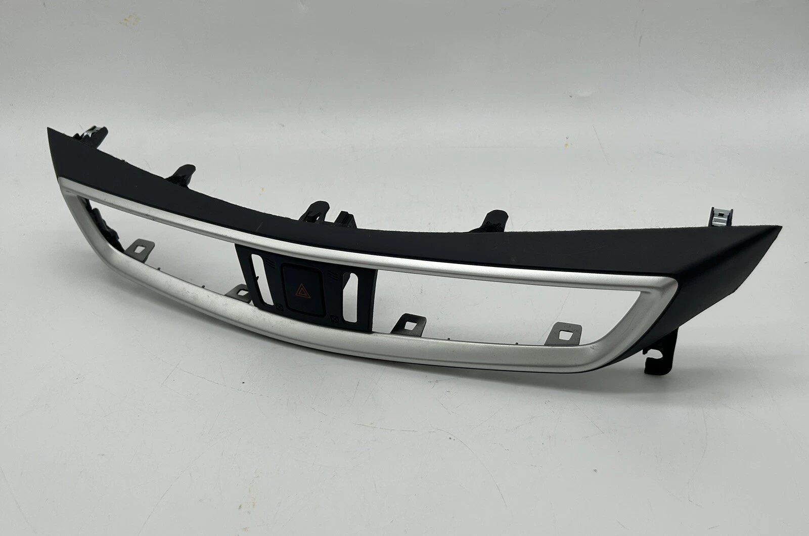 2014 2015 2016 NISSAN ROGUE CENTER DASHBOARD VENT TRIM 68750-4BA0A OEM - Image 5