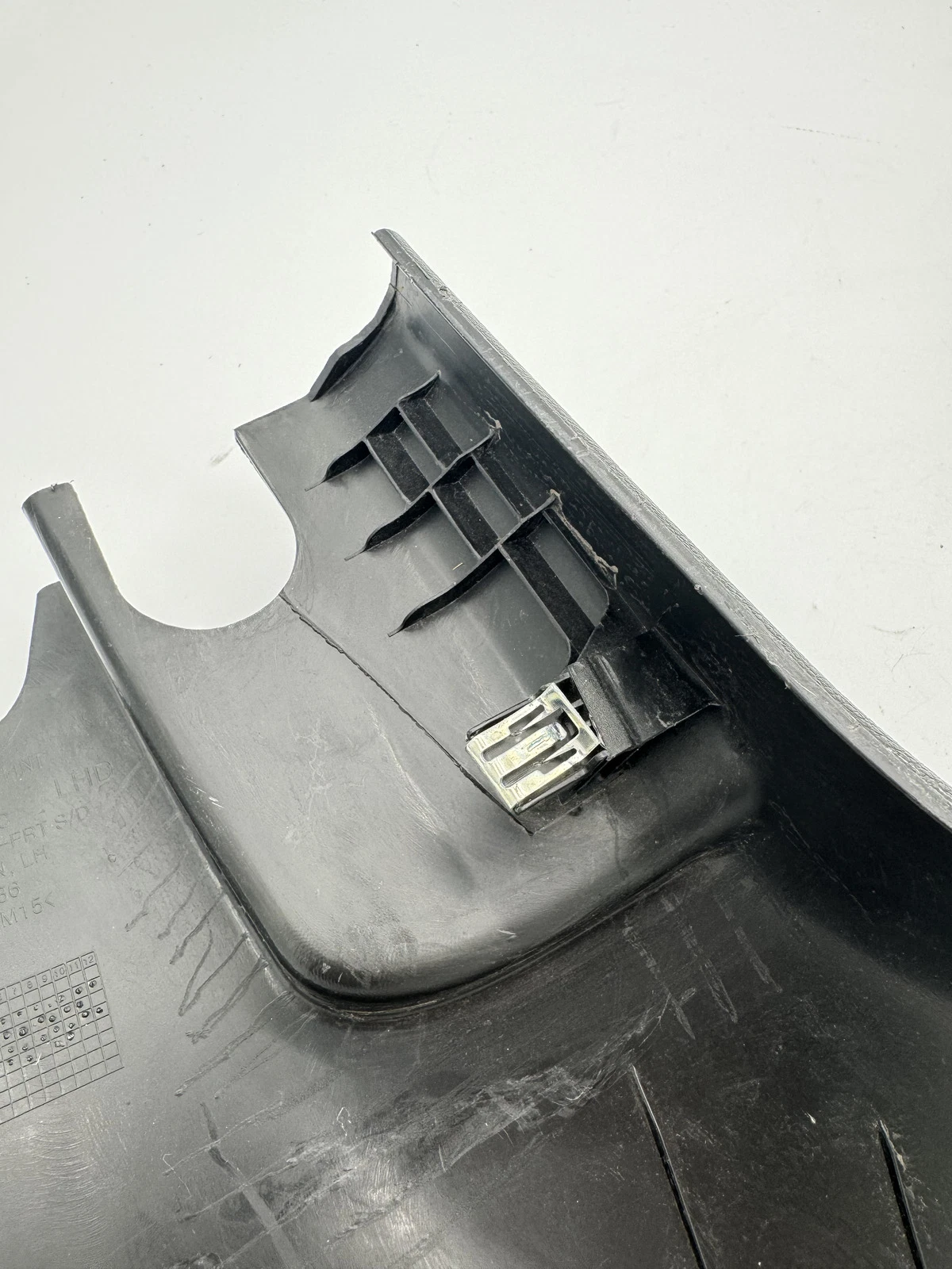 2019-2022 CHEVROLET SPARK FRONT LEFT DOOR SILL SCUFF PLATE 95395486 - Image 10
