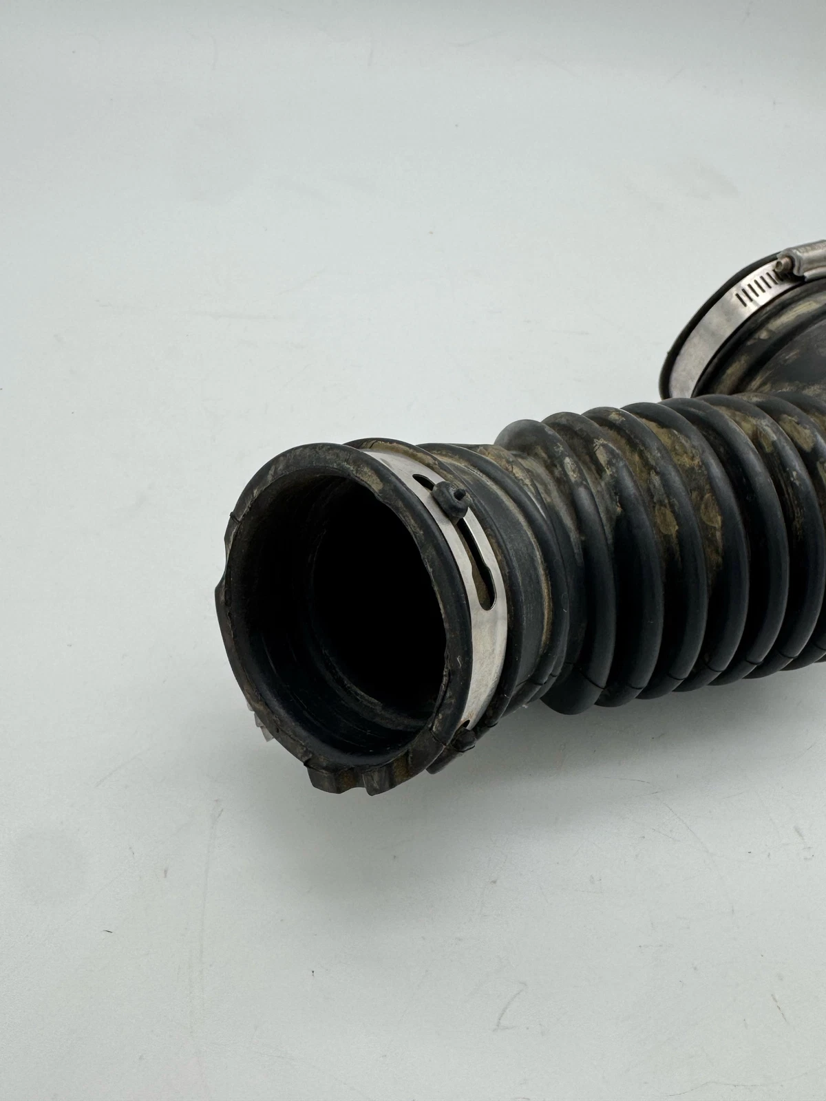 2012 - 2018 Chevrolet Sonic Air Cleaner Outlet Duct Assembly 1.8L 94537633 OEM - Image 7