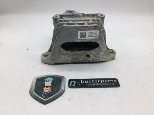 2018-2019 CHEVROLET EQUINOX 1.5L ENGINE LEFT SIDE TRANSMISSION MOUNT BRACKET OEM