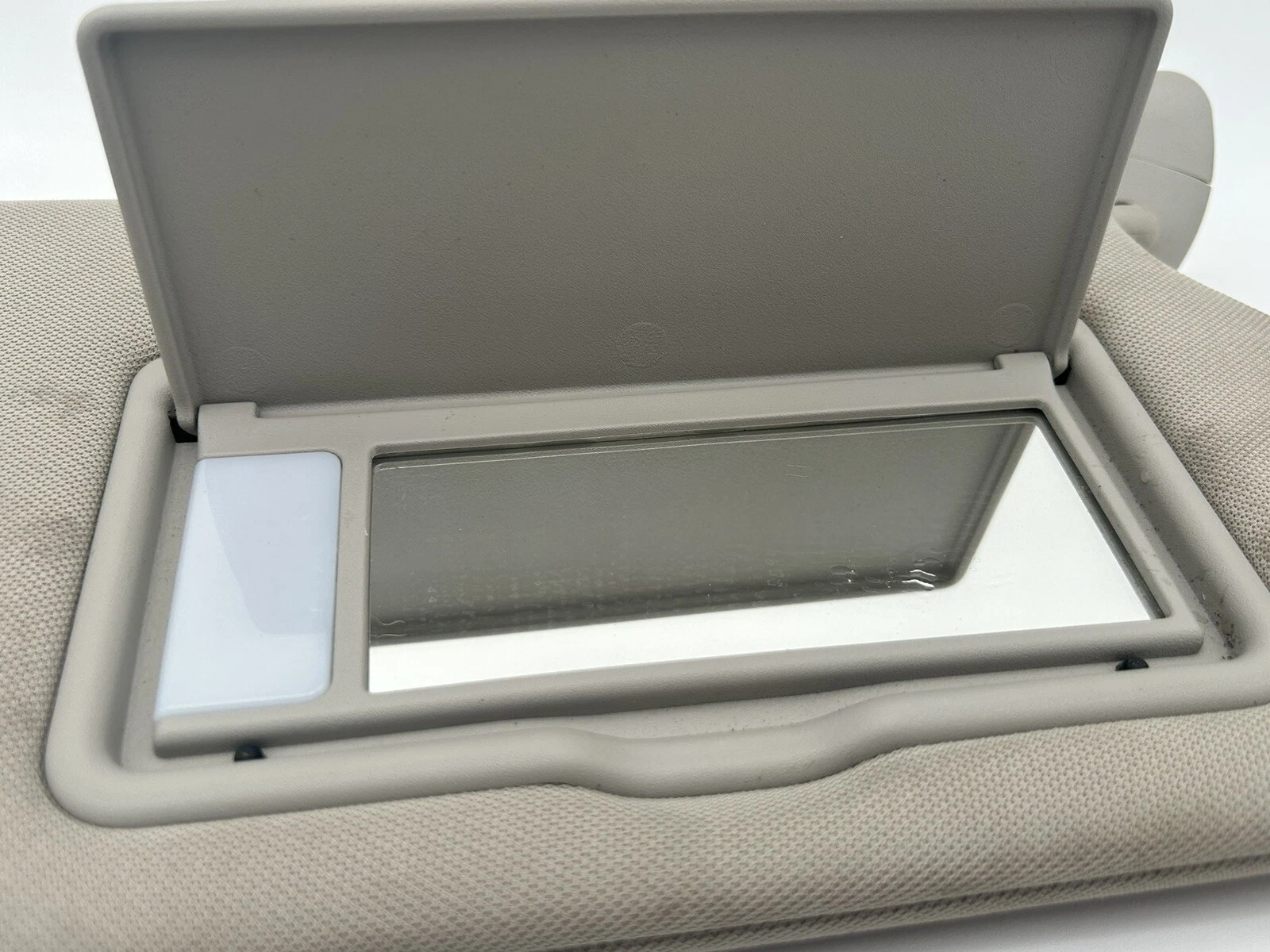 2015-2020 NISSAN MURANO FRONT RIGHT PASSENGER SIDE SUN VISOR SUNVISOR BEIGE OEM - Image 9