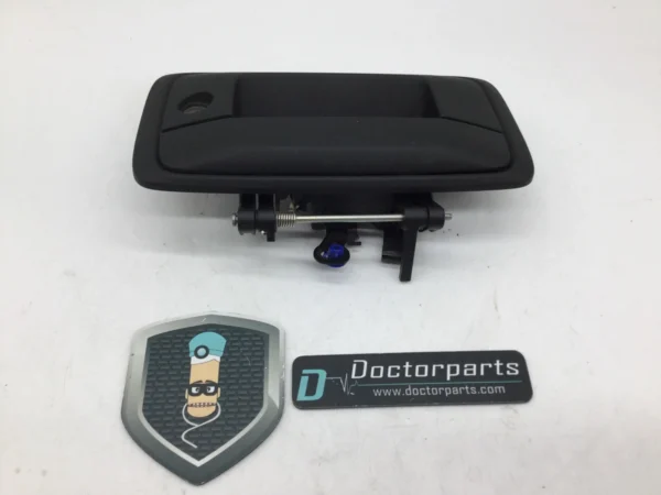 2014 -2017 CHEVROLET SILVERADO TAILGATE HANDLE W/LOCK HOLE BLACK USED OEM