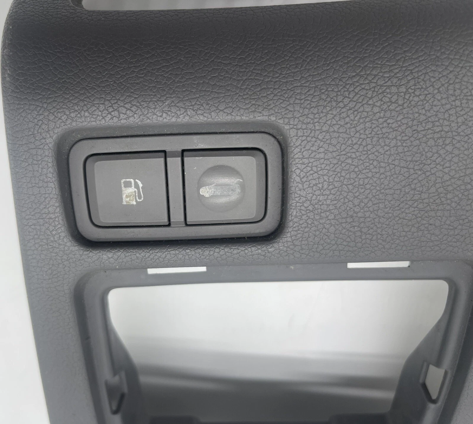 2011-2014 HYUNDAI SONATA FUEL GAS DOOR OPENER DRIVER KNEE TRIM DASH LOWER COVER - Image 7