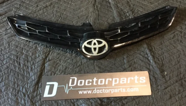 2014-2017 TOYOTA COROLLA FRONT GRILL FITS OEM USED