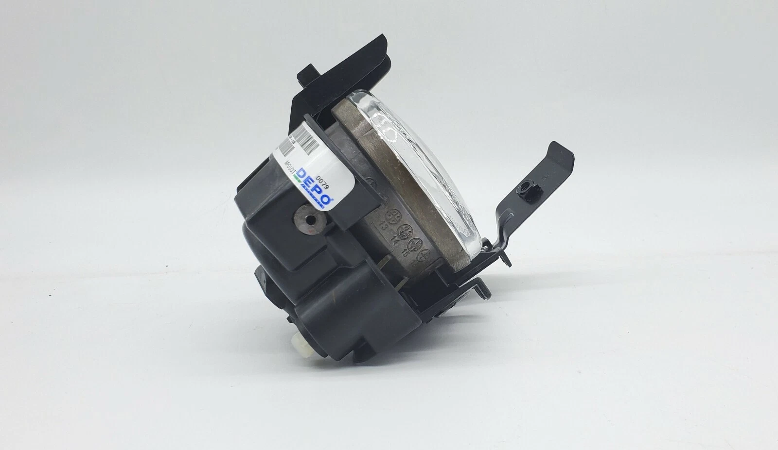 Depo 320-2003R-AS Passenger Side Replacement Fog Light For Subaru Impreza - Image 4